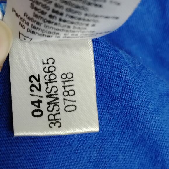 Reebok T-shirt Size Medium Blue with White Logo  Graphics Short Sleeve - Picture 8 of 9